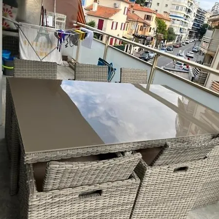 Emplacement De Premier Ordre En Bas Des Plages Et Des Commerces * 주앙레핑