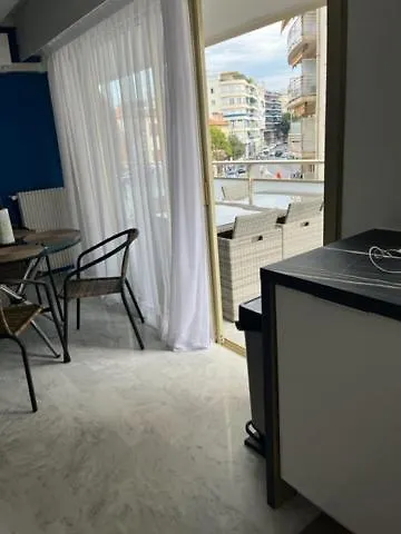 Emplacement De Premier Ordre En Bas Des Plages Et Des Commerces Ζουάν λε Πιν