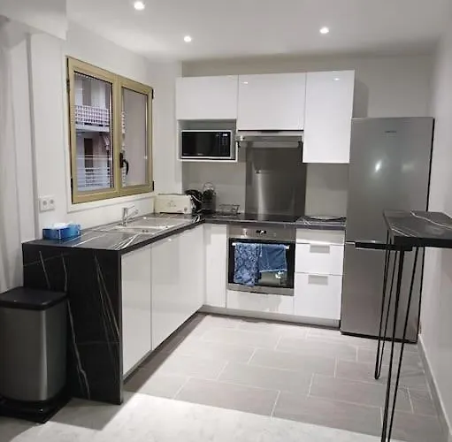 Emplacement De Premier Ordre En Bas Des Plages Et Des Commerces Ζουάν λε Πιν