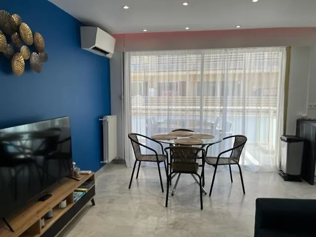 Emplacement De Premier Ordre En Bas Des Plages Et Des Commerces